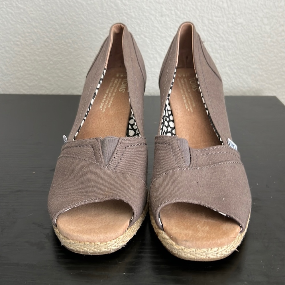 Toms wedge heel. Gray. Size 8.5